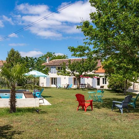 Gite 4 Personnes Avec Piscine Entre Saintes Et Royan Balanzac Esterno foto